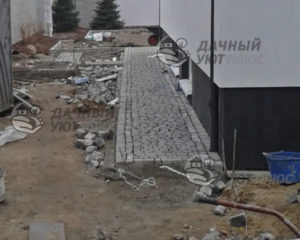 Отмостка из брусчатки