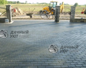 Въездная зона участка