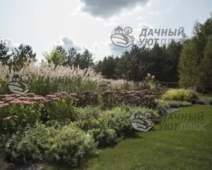 Благоустроенный рулонный газон и многолетники