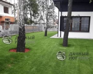 Благоустроенный участок с газоном
