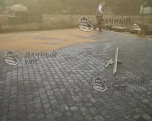 Финишные работы по благоустройству площадки под автомобиль