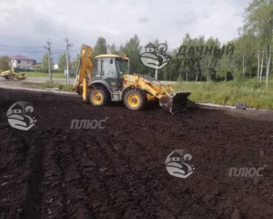 Погрузчик завершает работы
