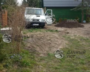 Вид участка до обустройства парковки