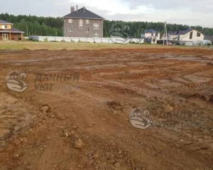 Выровненный и отсыпанный участок