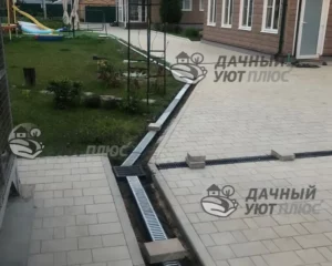 Лоток дождеприемный