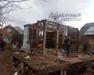 Процесс демонтажа дачи
